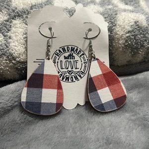 Boutique Wooden teardrop earrings